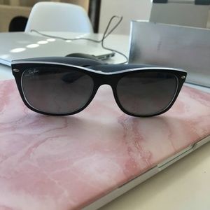 Ray Ban Men's Wayfarer sunglasses